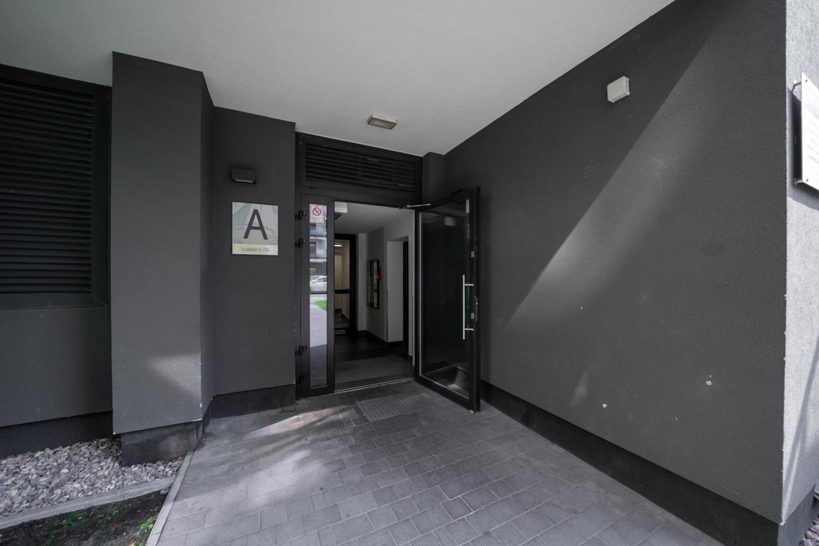 Skierniewicka Apt - Parking, Workspace, Balcony - By Rentujemy Varsovia Exterior foto